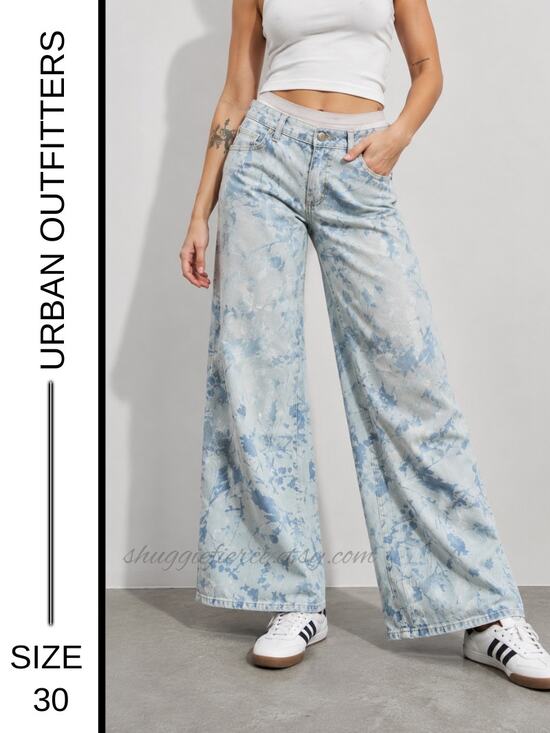 BDG Denim - MSRP: $99 | ✨ Urban Outfitters BDG Low & Wide Floral Jeans – Size 30 ✨